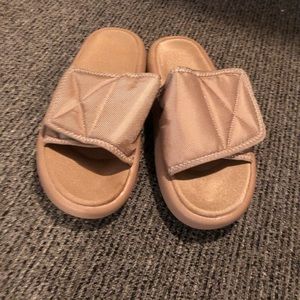 Inspired yeezy slides 🕶